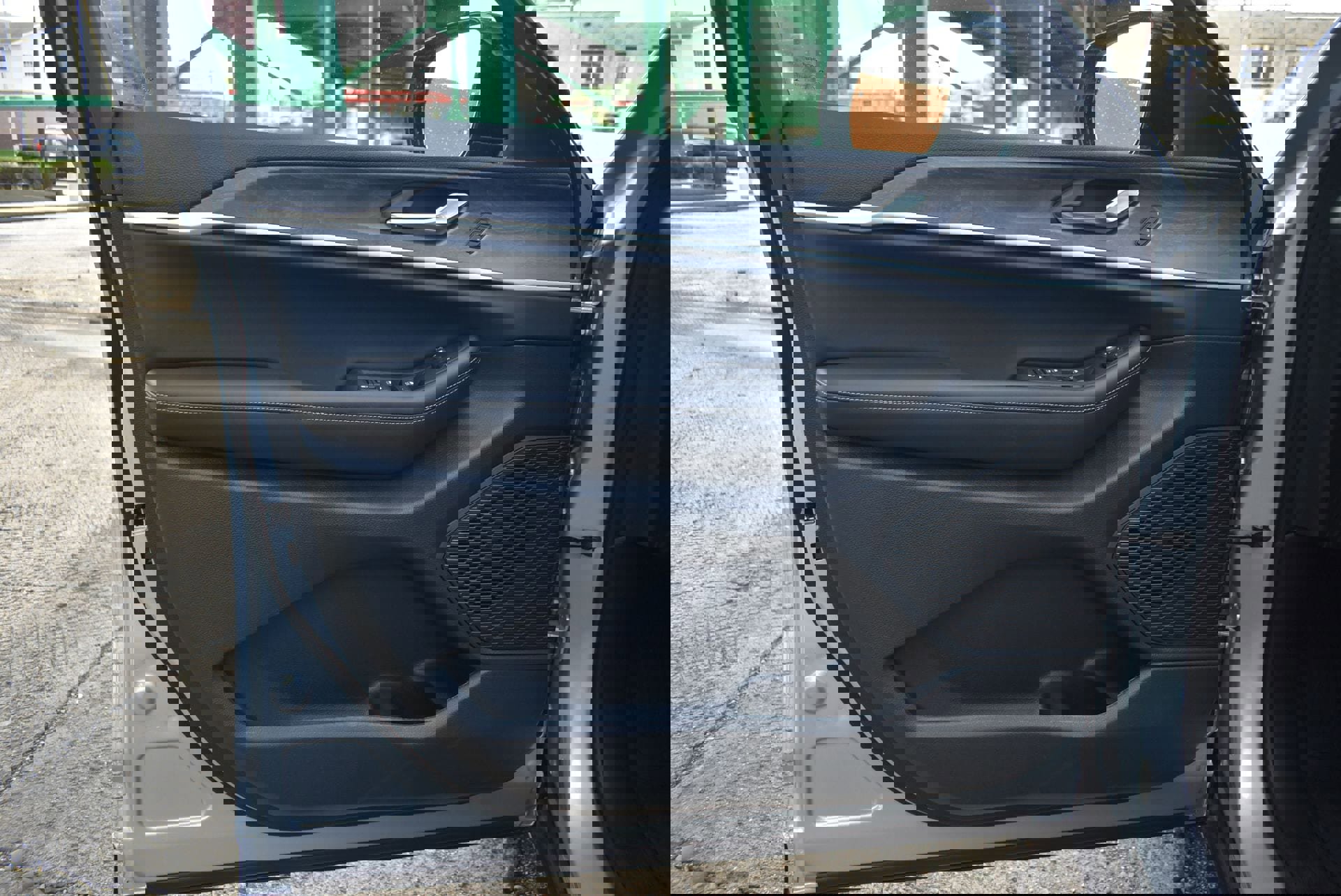 New 2025 Jeep Grand Cherokee Limited w/ Trailer Tow Package image 12