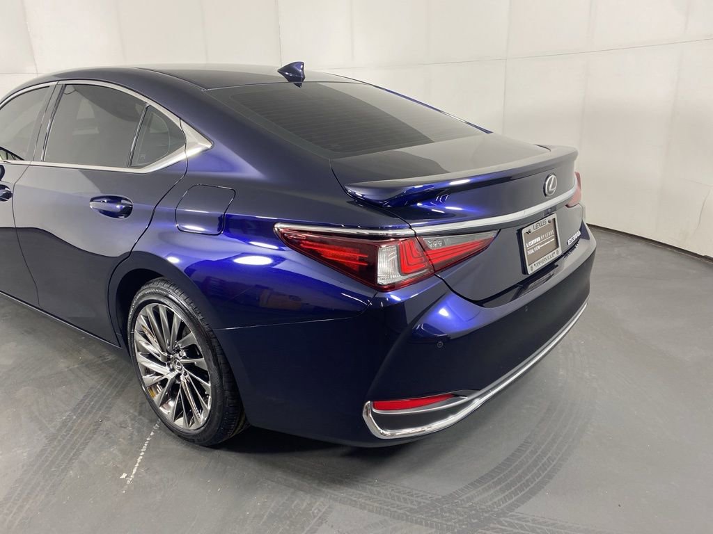Certified 2025 Lexus ES 300h Ultra Luxury image 9