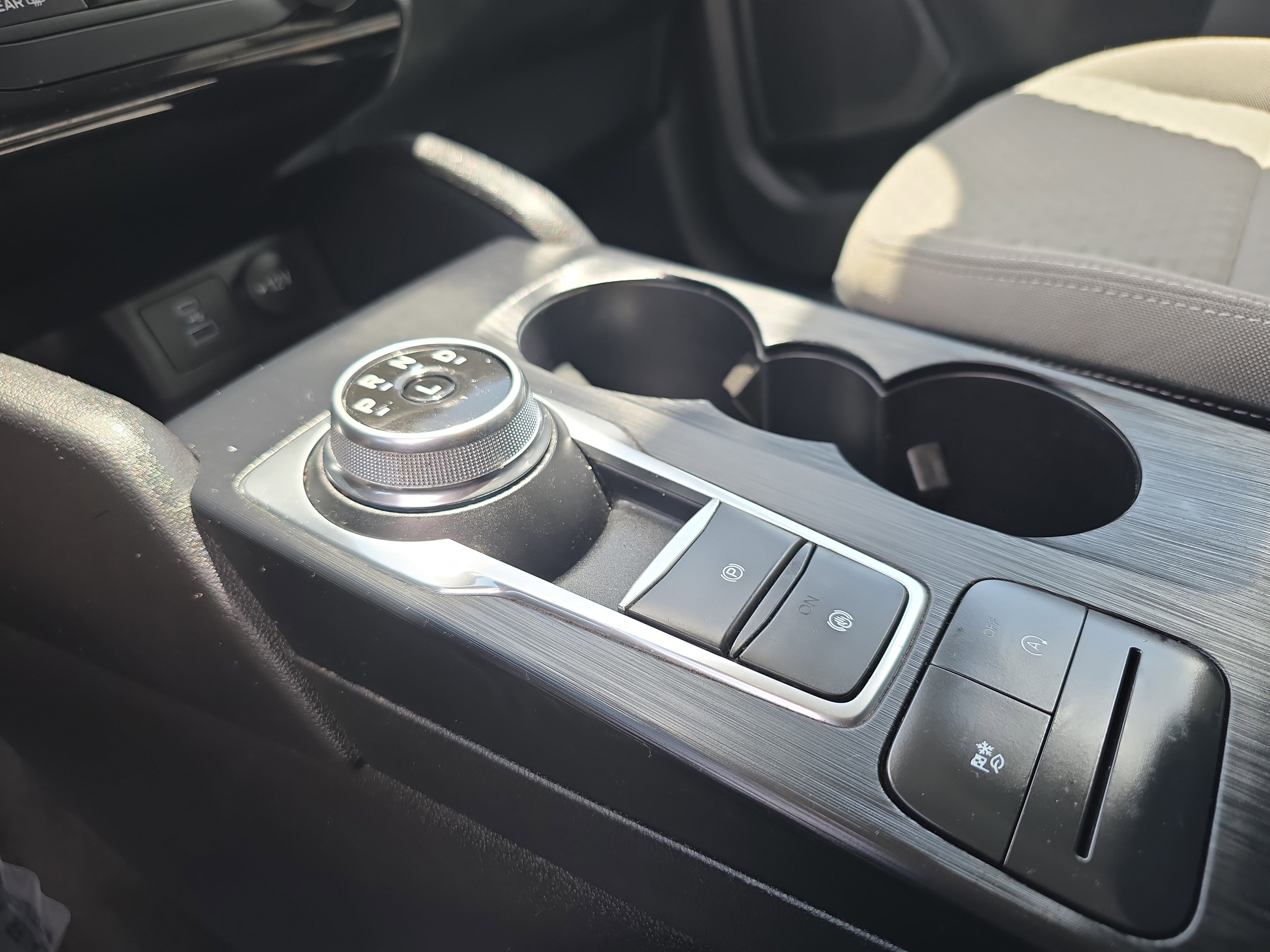 Used 2022 Ford Escape SE image 33