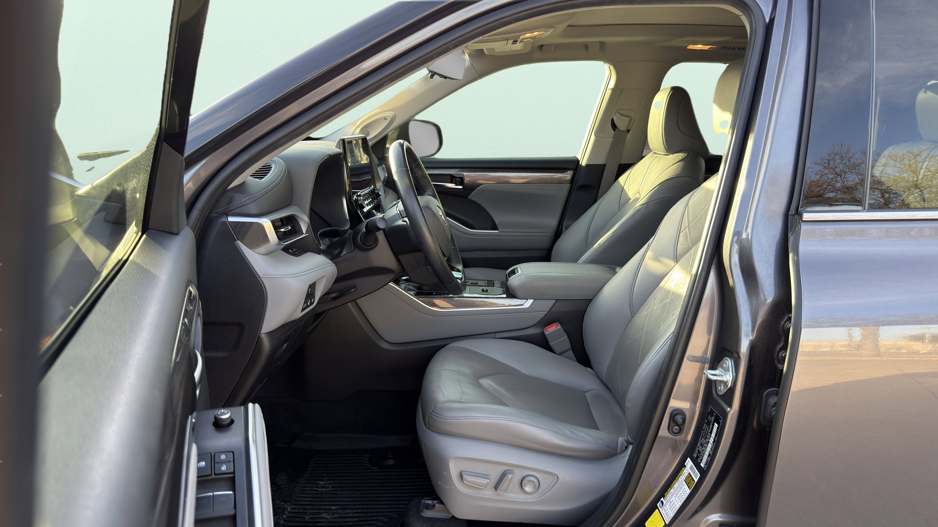 Used 2021 Toyota Highlander Platinum image 9