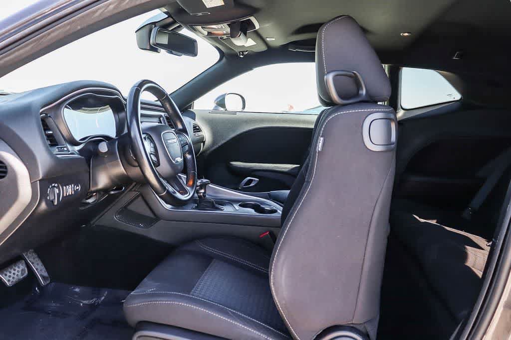 Used 2021 Dodge Challenger SXT RWD image 18