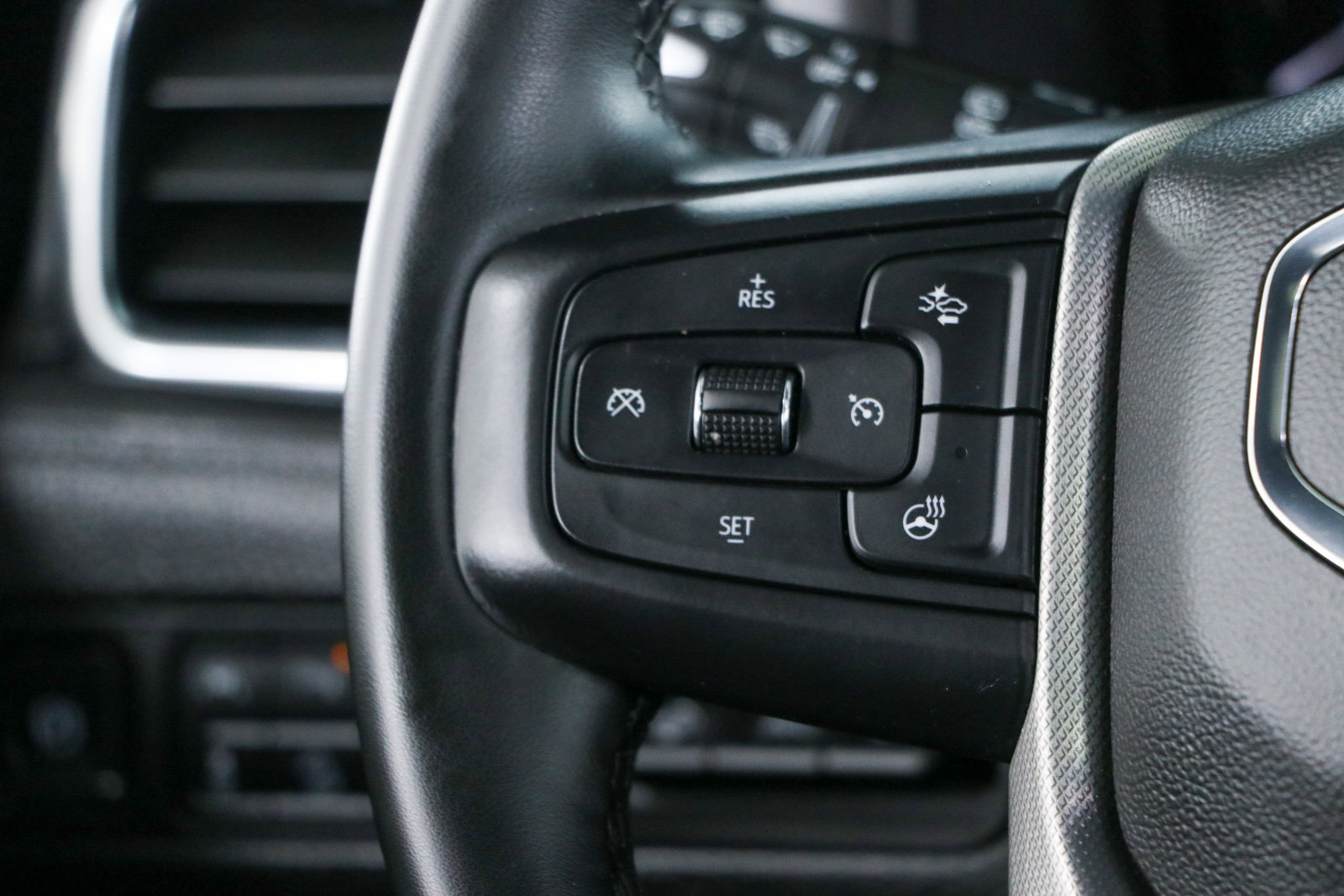 Used 2023 GMC Yukon Denali AWD/4WD image 14