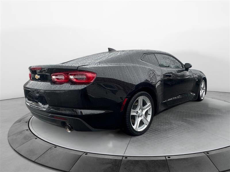 Used 2022 Chevrolet Camaro LT image 4