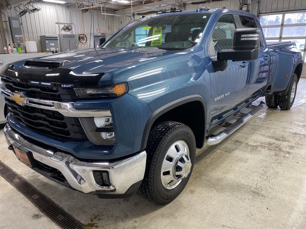 Used 2025 Chevrolet Silverado 3500 LT w/ All Star Edition image 47