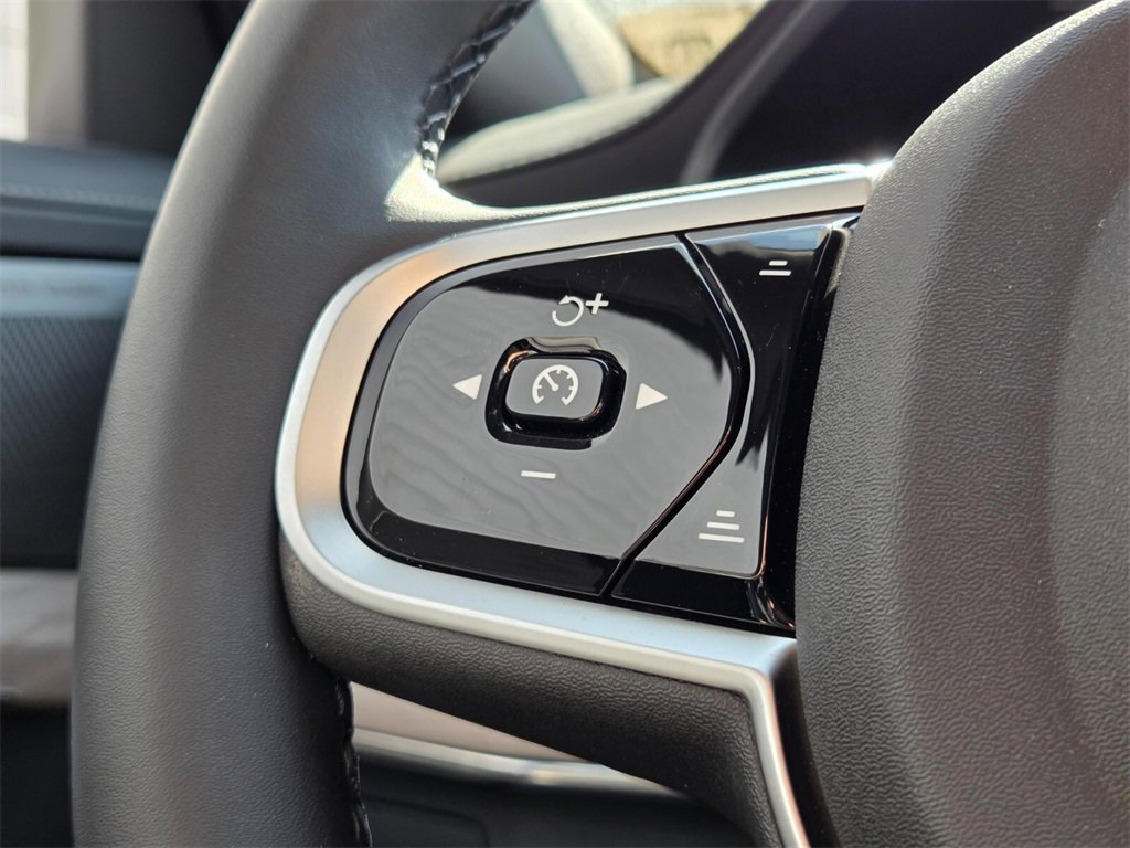 New 2026 Volvo XC90 B6 Plus w/ Protection Package Premier image 28