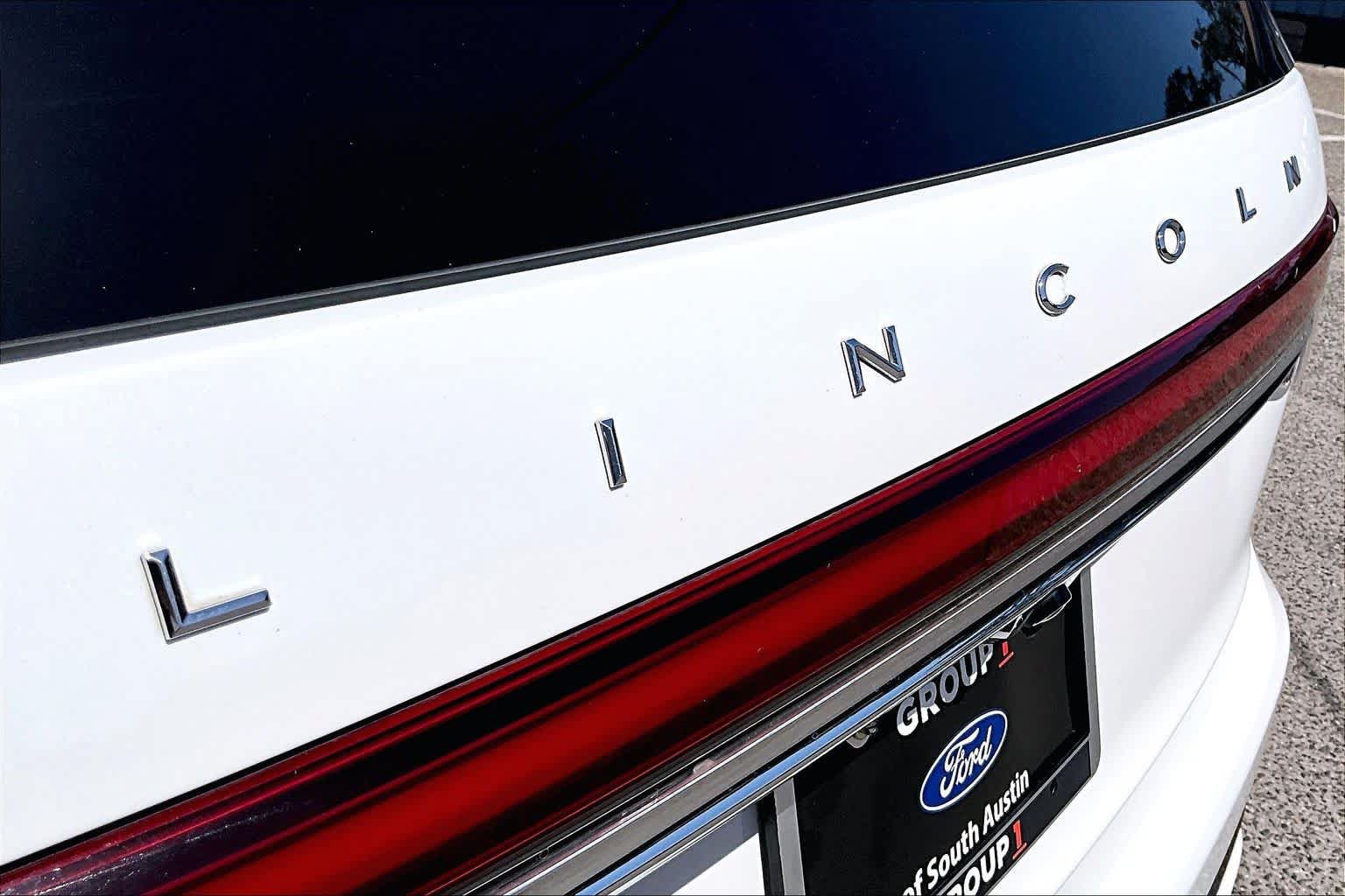 Used 2020 Lincoln Aviator Grand Touring w/ Elements Package Plus AWD/4WD image 31