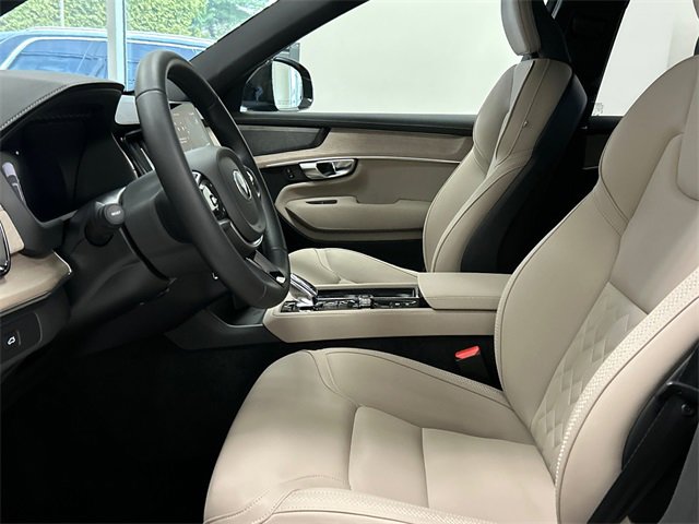 Certified 2025 Volvo XC90 B6 Plus image 10