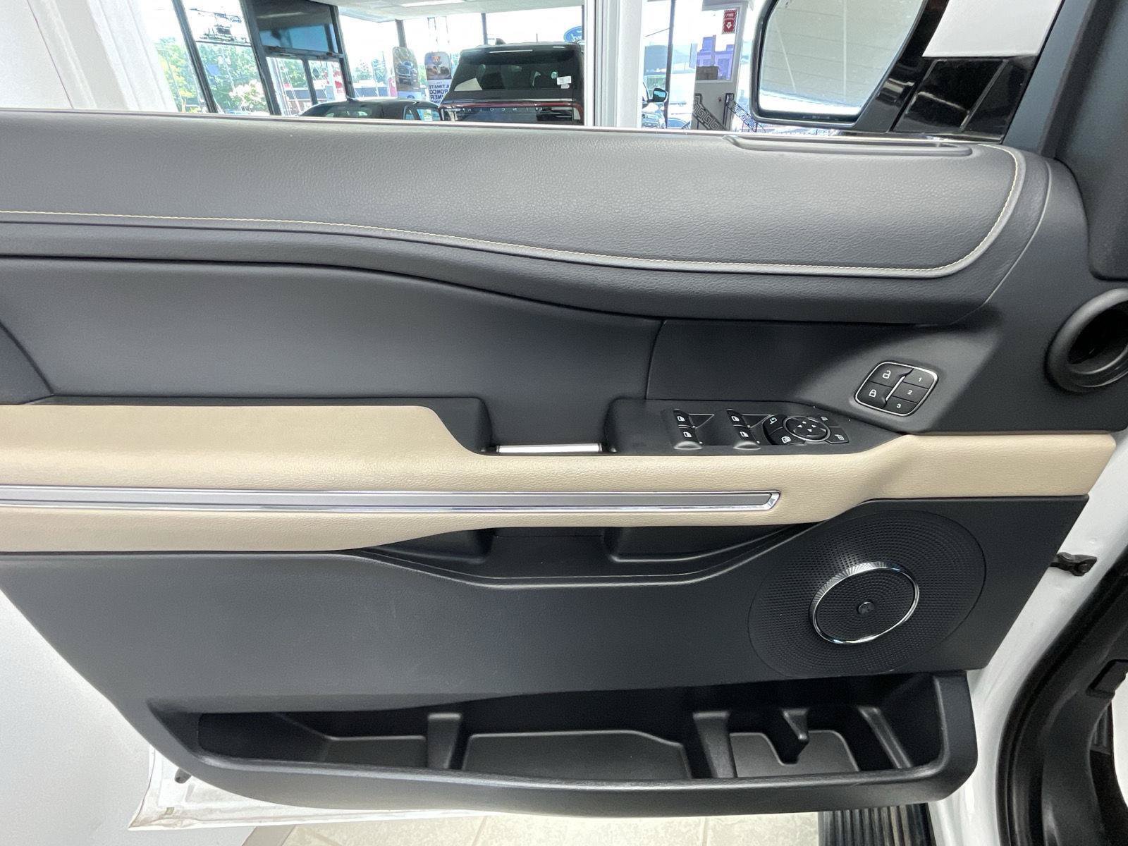 Used 2024 Ford Expedition Max Limited AWD/4WD image 23