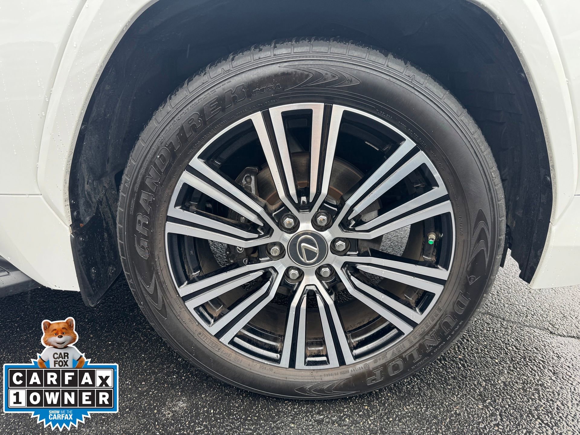 Used 2023 Lexus LX 600 4WD w/ Luxury Package image 30