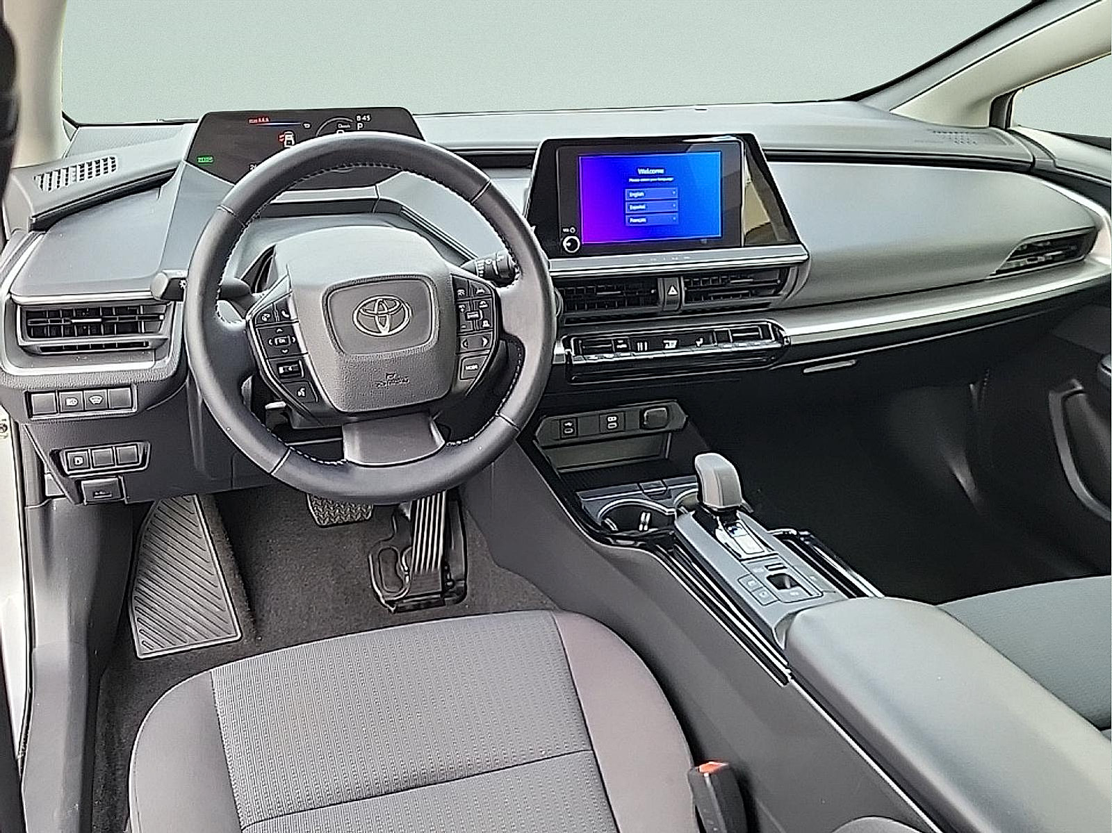 Used 2025 Toyota Prius LE FWD image 15