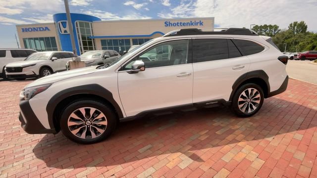 Used 2025 Subaru Outback Touring AWD/4WD image 6