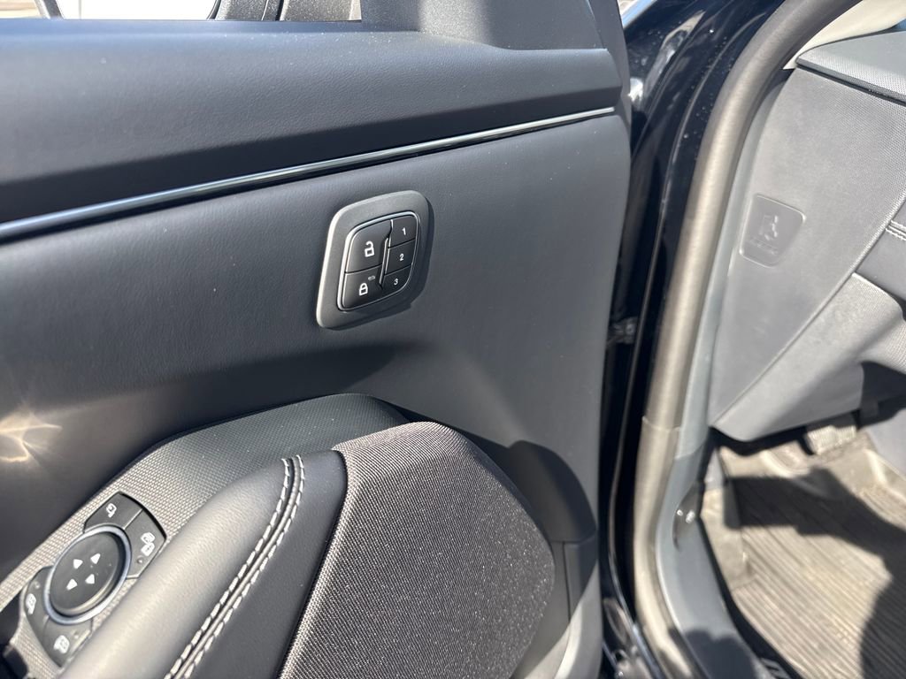 Used 2025 Ford Mustang Mach-E Select w/ Comfort Package Lite image 28