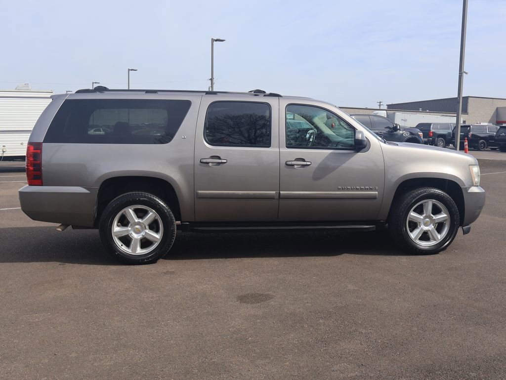 Used 2007 Chevrolet Suburban LT image 8