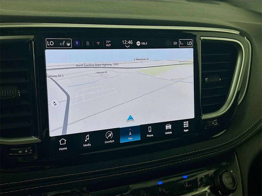 New 2026 Chrysler Pacifica Limited image 15