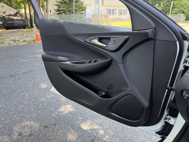 Used 2022 Chevrolet Malibu LT FWD image 18