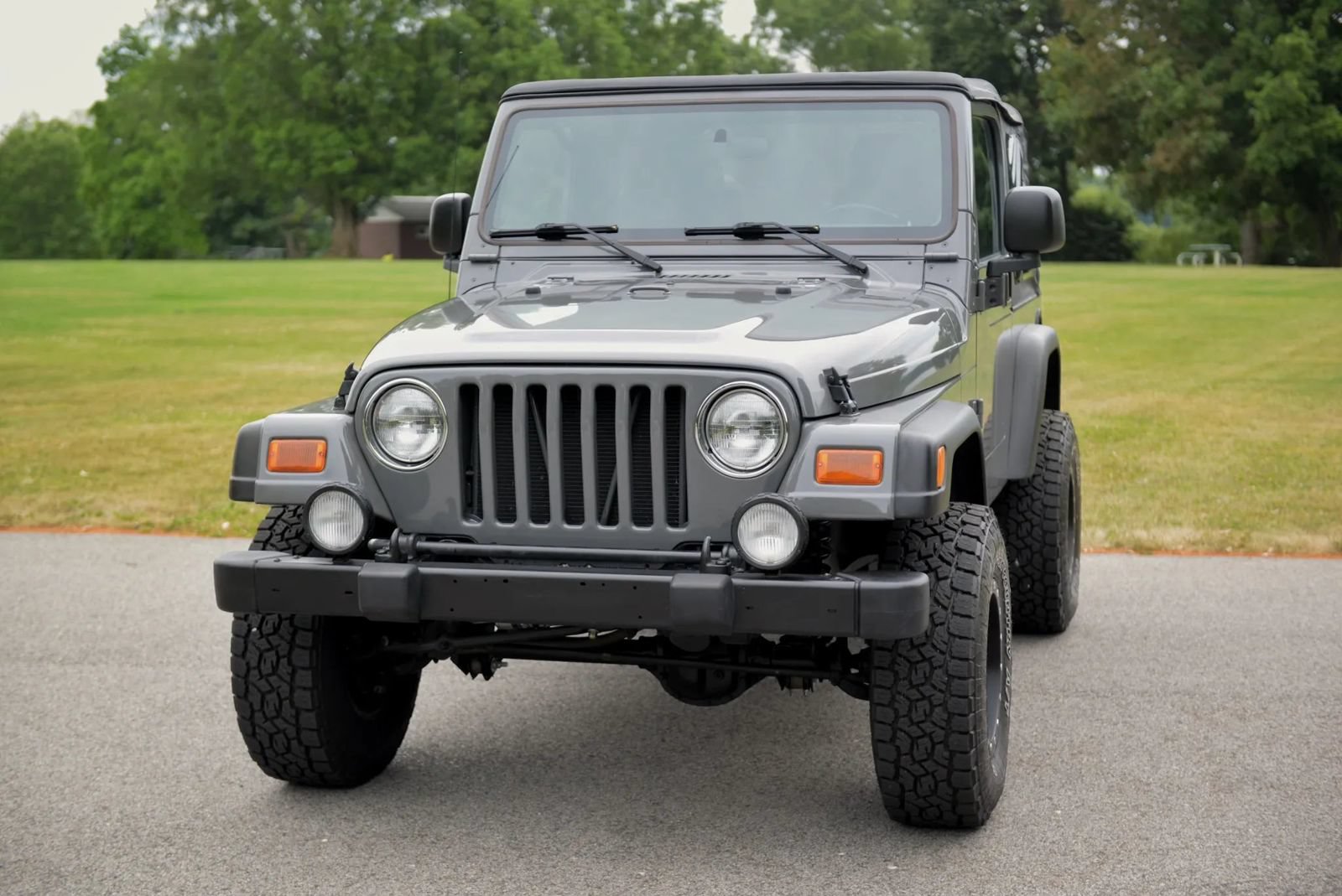 Used 2004 Jeep Wrangler 4WD w/ 30" Tire & Wheel Group image 7