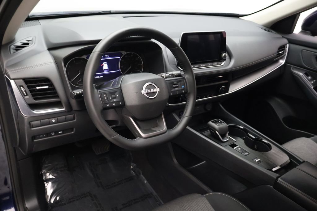 Used 2026 Nissan Rogue SV FWD image 15