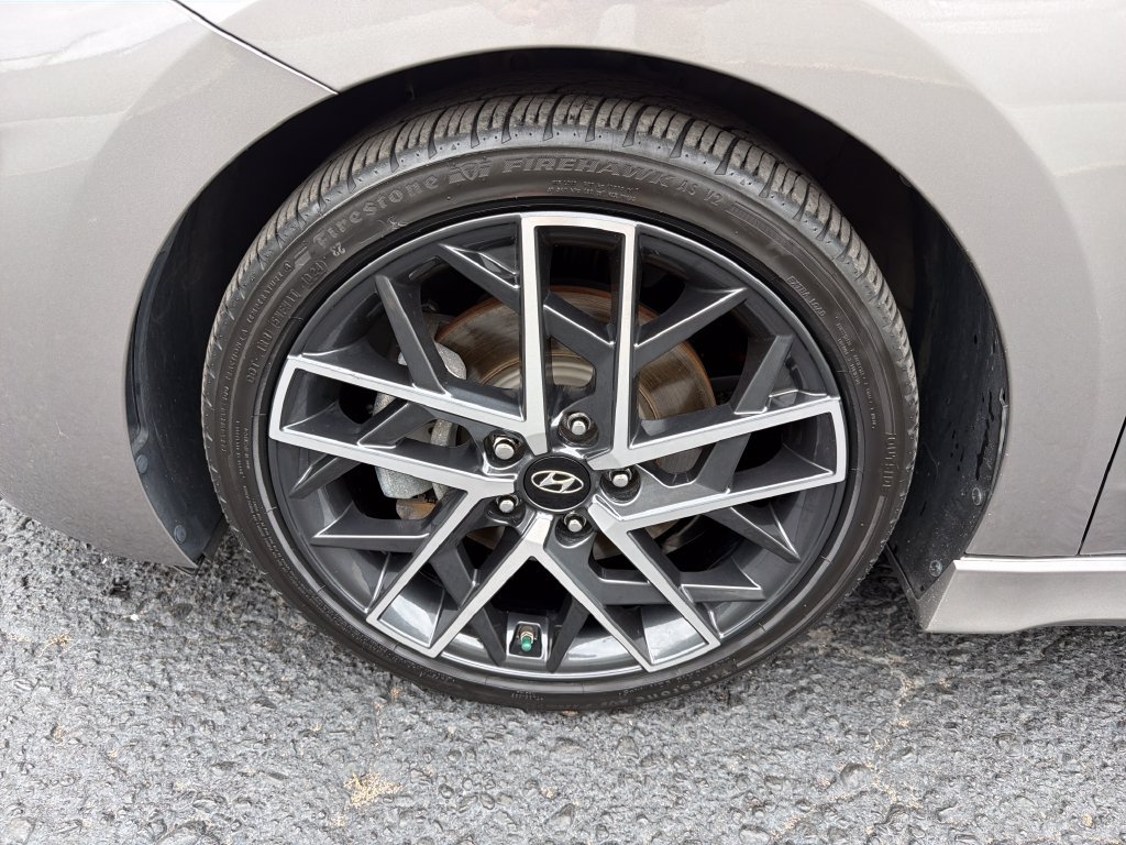 Used 2020 Hyundai Elantra Sport w/ Premium Package 02 FWD image 21
