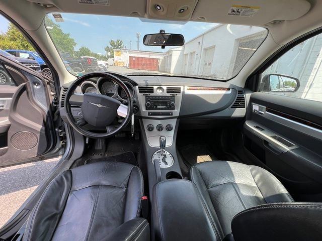 Used 2009 Chrysler Sebring Touring FWD image 9