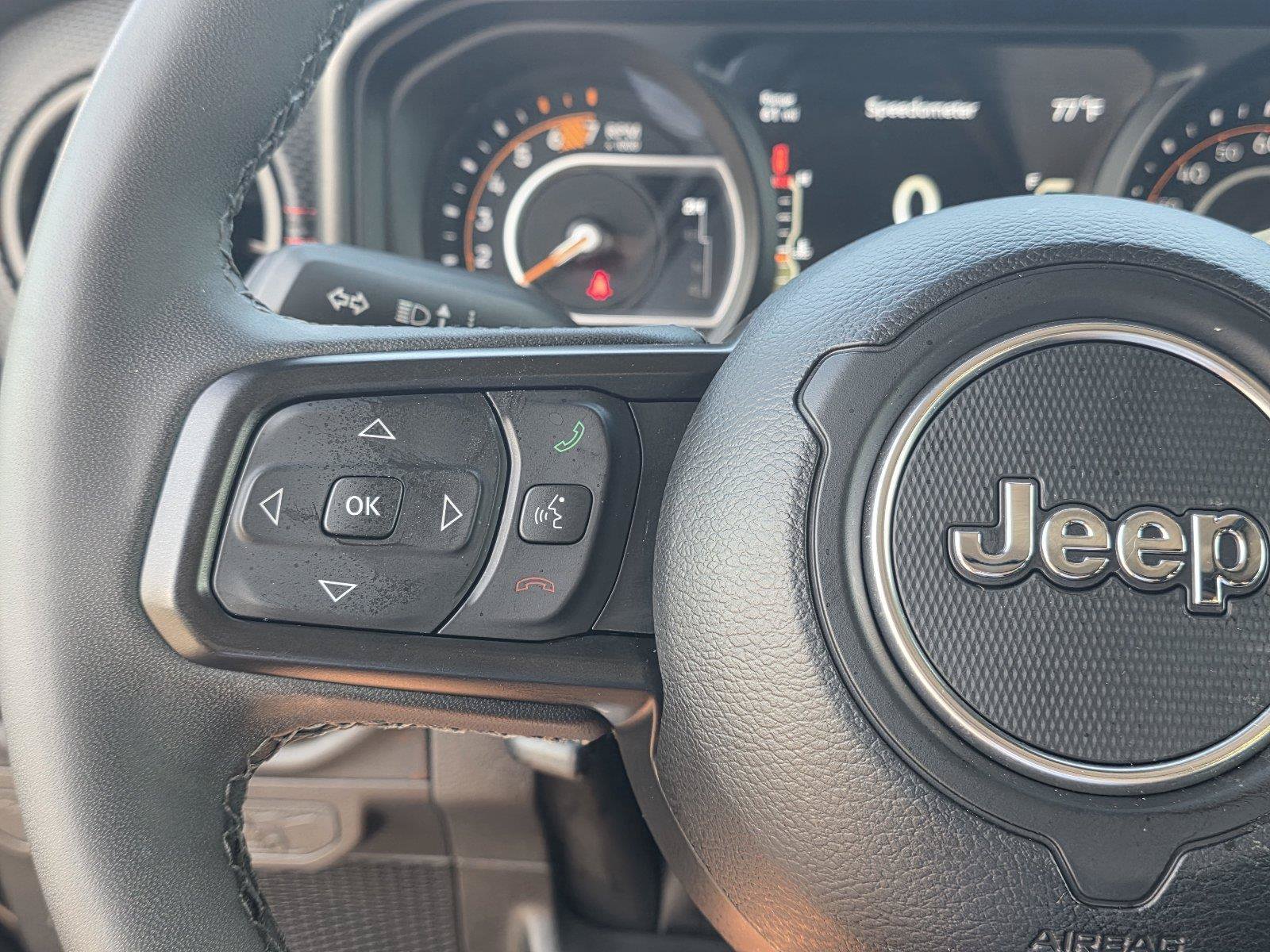 Used 2026 Jeep Wrangler Unlimited Rubicon w/ Technology Group AWD/4WD image 12
