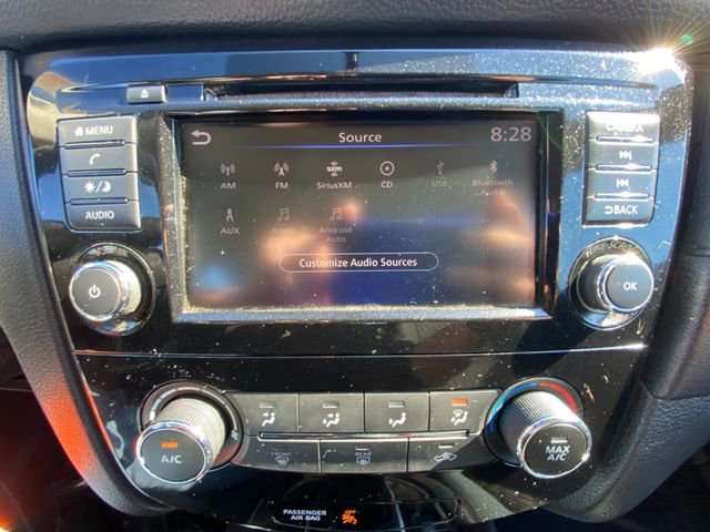 Used 2018 Nissan Rogue S image 24