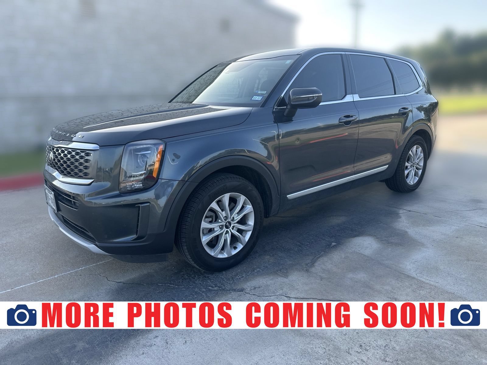 Used 2020 Kia Telluride LX FWD image 1