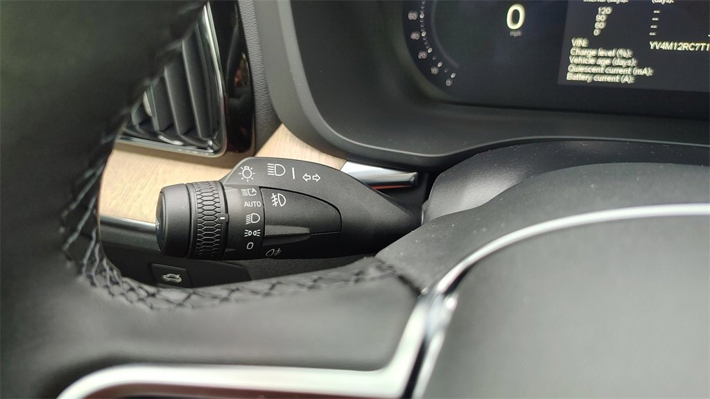 New 2026 Volvo XC60 B5 Plus w/ Climate Package image 17