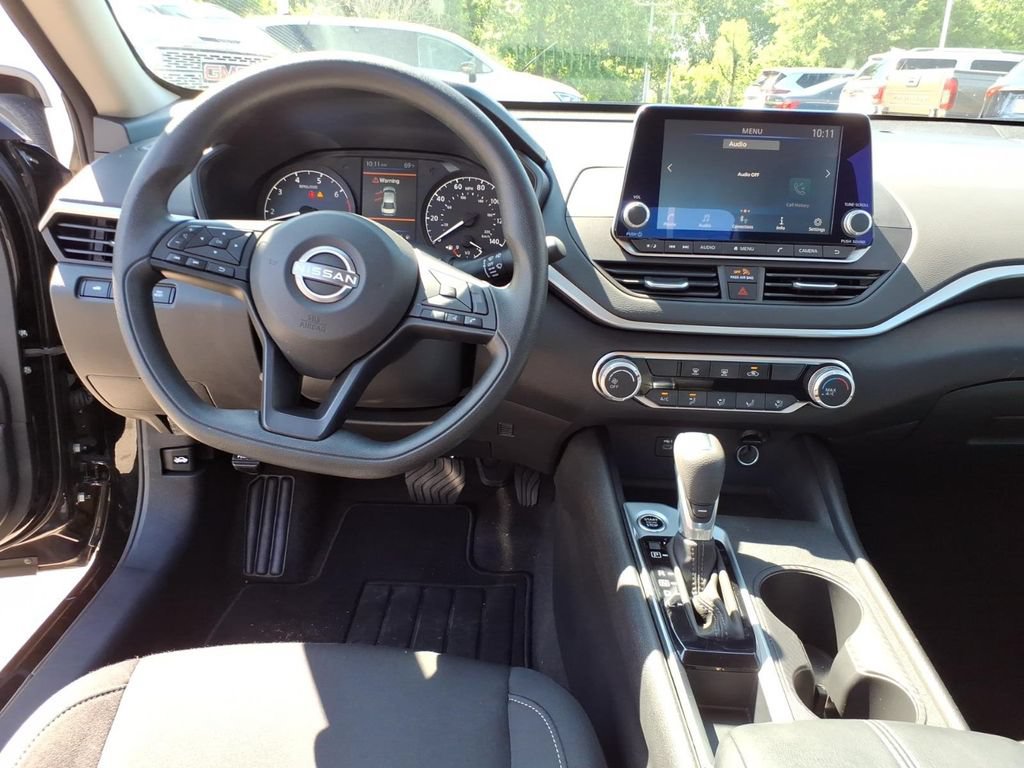 Certified 2025 Nissan Altima 2.5 S FWD image 6