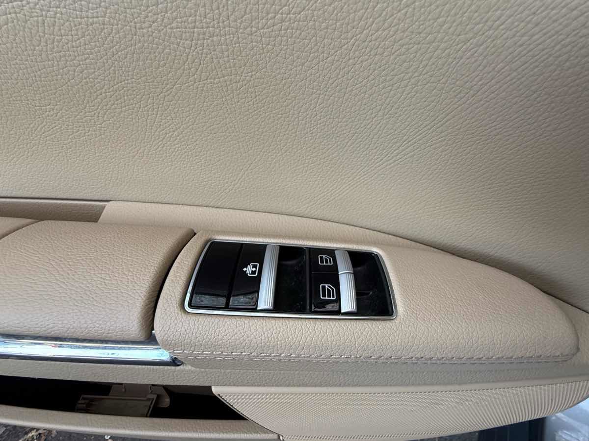 Used 2012 Mercedes-Benz S 550 4MATIC Sedan image 29