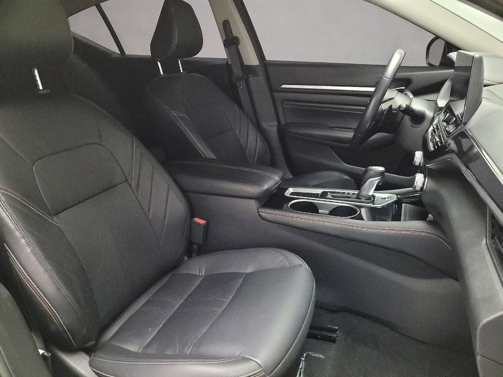 Used 2023 Nissan Altima 2.5 SR w/ SR Premium Package image 21
