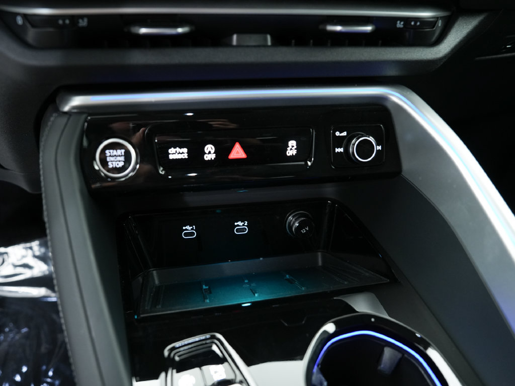 Certified 2025 Audi Q5 Premium Plus w/ Premium Plus AWD/4WD image 19