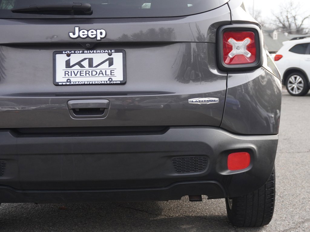 Used 2018 Jeep Renegade Latitude image 11