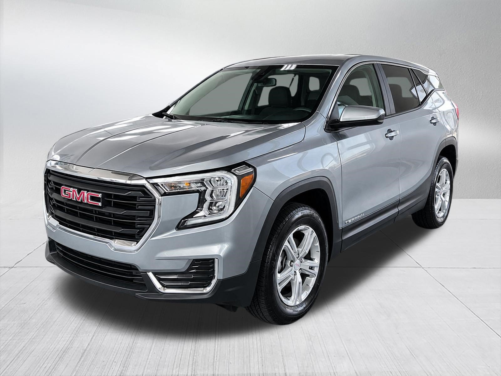 Used 2024 GMC Terrain SLE