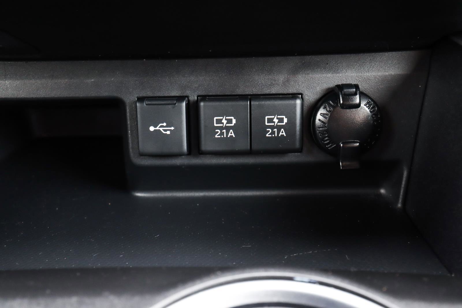 Used 2020 Toyota Highlander XLE image 13