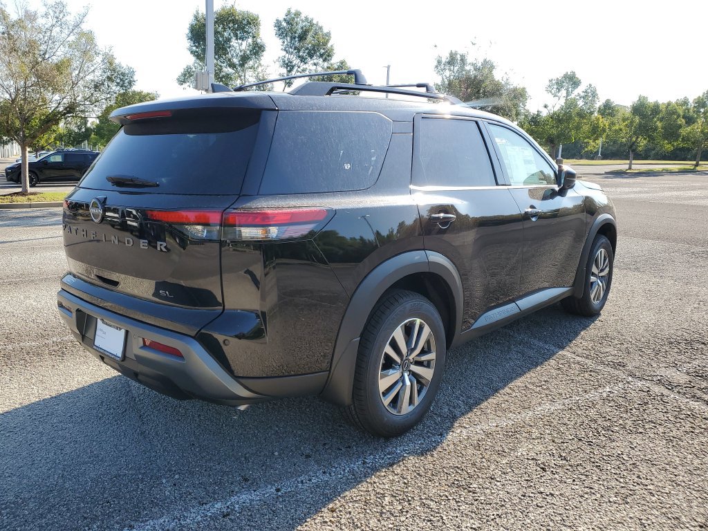 New 2026 Nissan Pathfinder SL FWD image 4