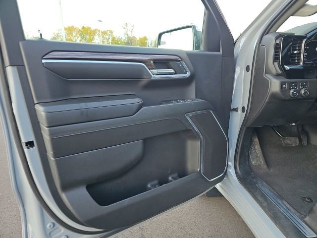 Used 2024 Chevrolet Silverado 1500 LT image 14