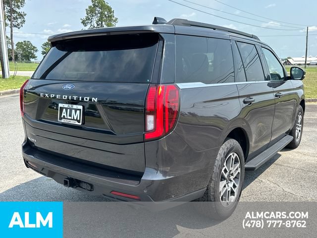 Used 2025 Ford Expedition Active AWD/4WD image 5