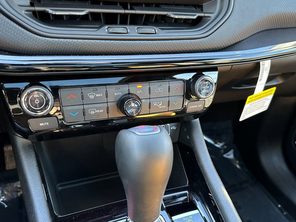 New 2026 Jeep Compass Latitude w/ Sun and Sound Group image 24