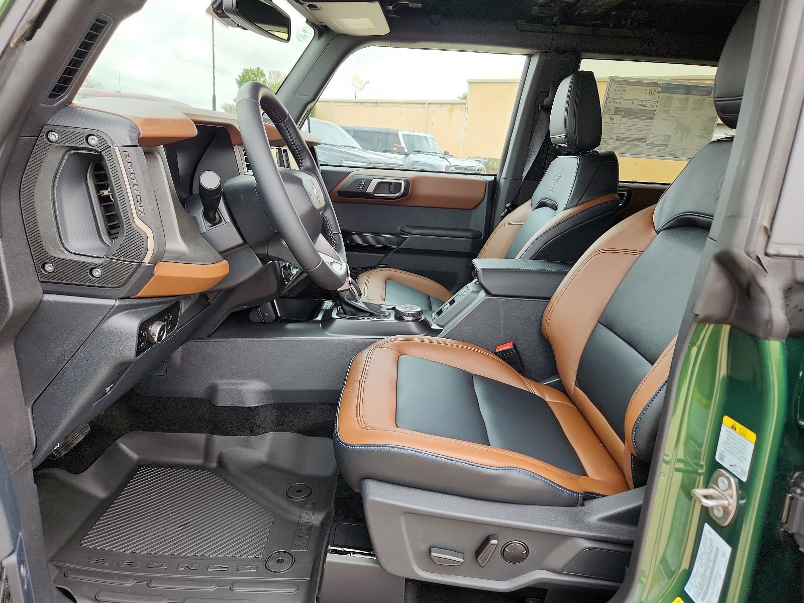 New 2024 Ford Bronco Outer Banks AWD/4WD image 11