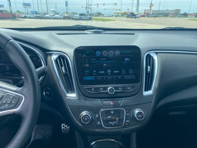 Used 2016 Chevrolet Malibu LT FWD image 10