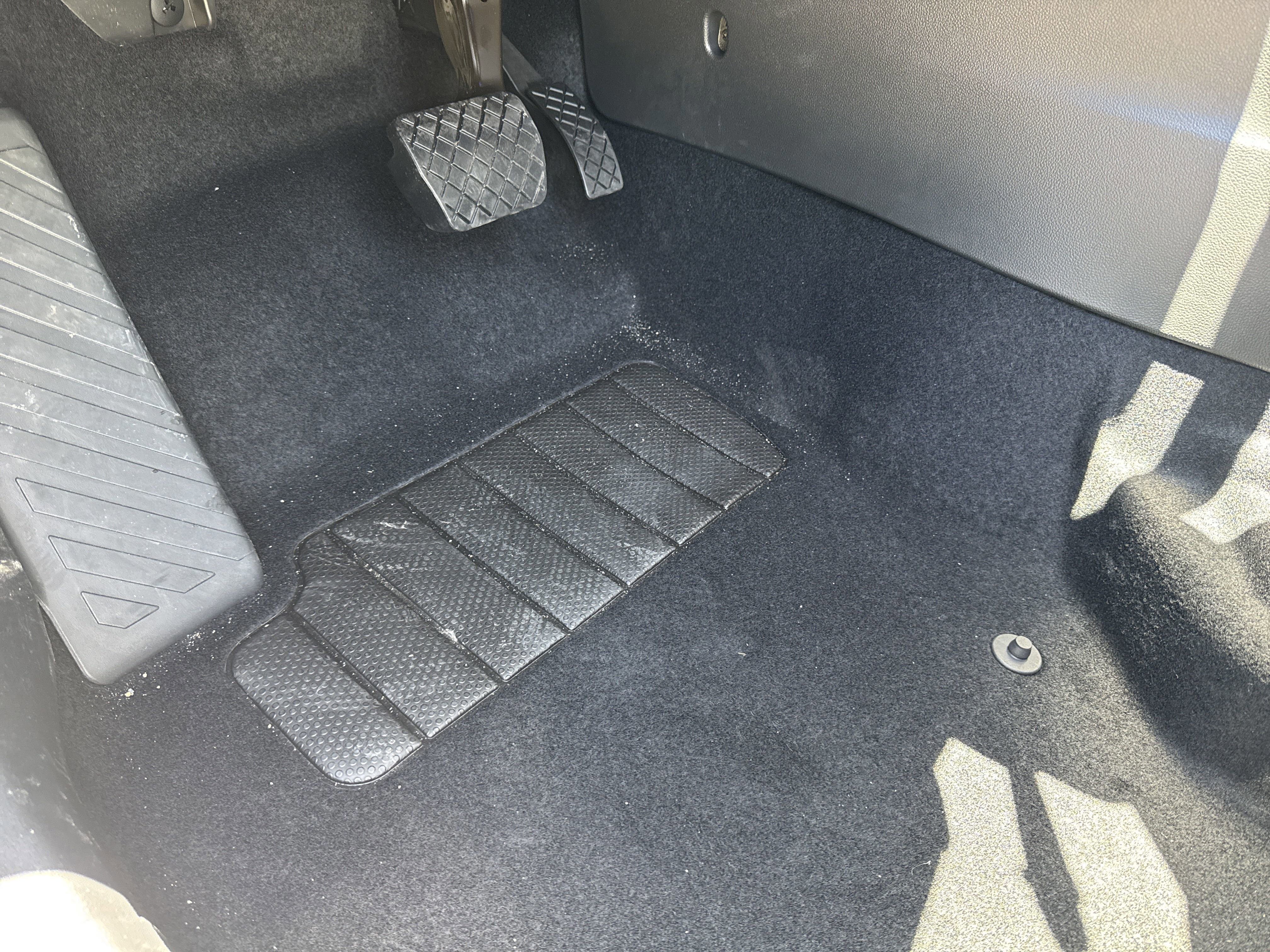 Certified 2026 Volkswagen Tiguan SE FWD image 37