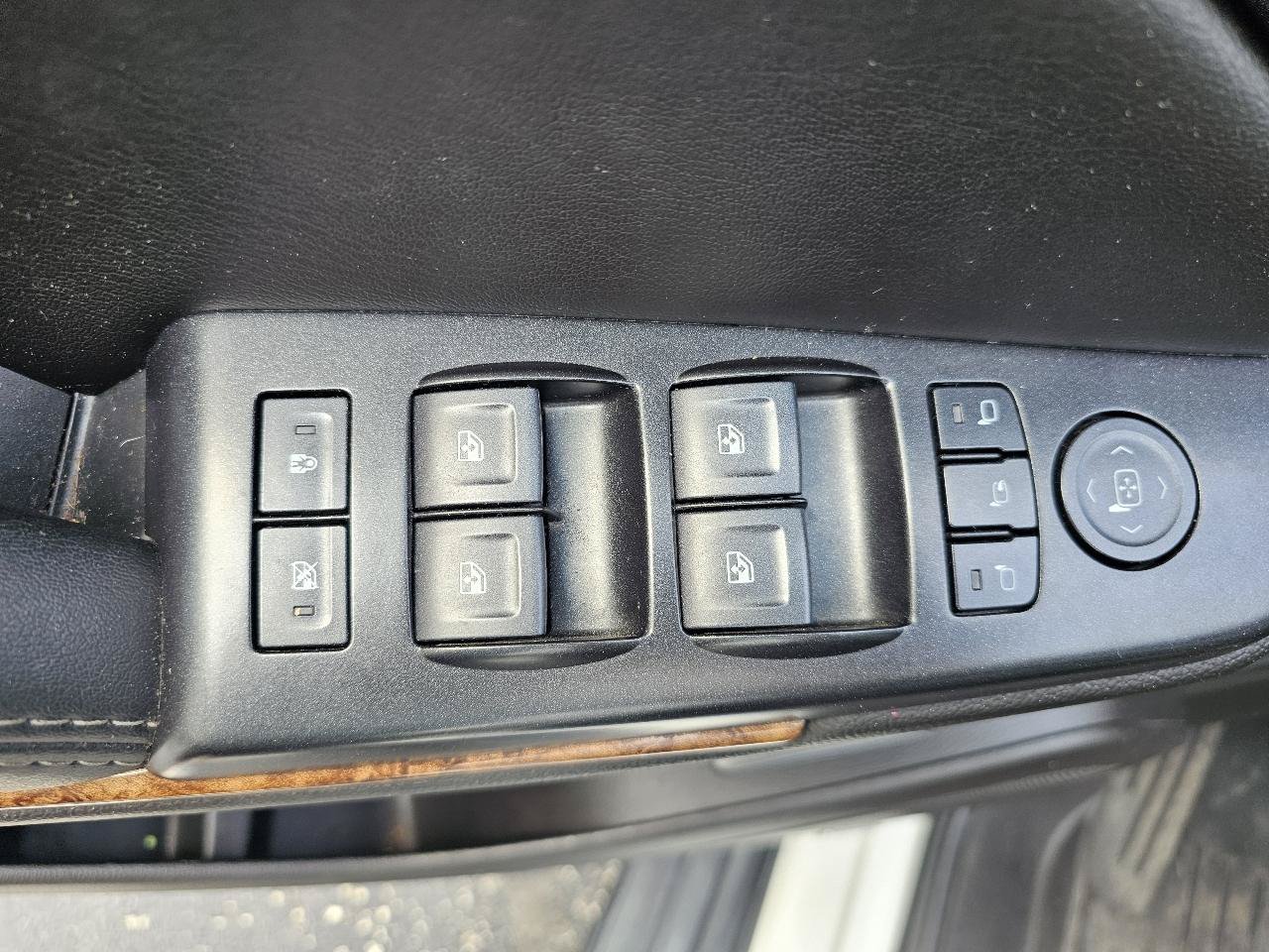 Used 2018 Chevrolet Tahoe Premier w/ RST 6.2L Performance Edition AWD/4WD image 5