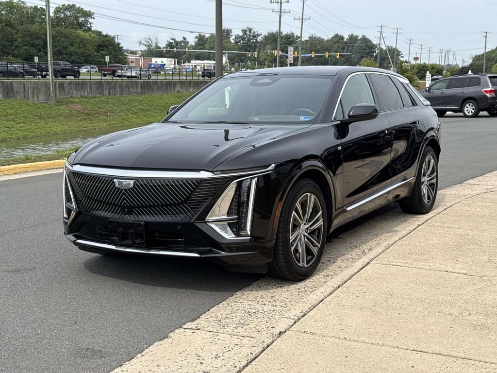 Certified 2024 Cadillac Lyriq Luxury w/ LPO, Floor Liner Package AWD/4WD image 21