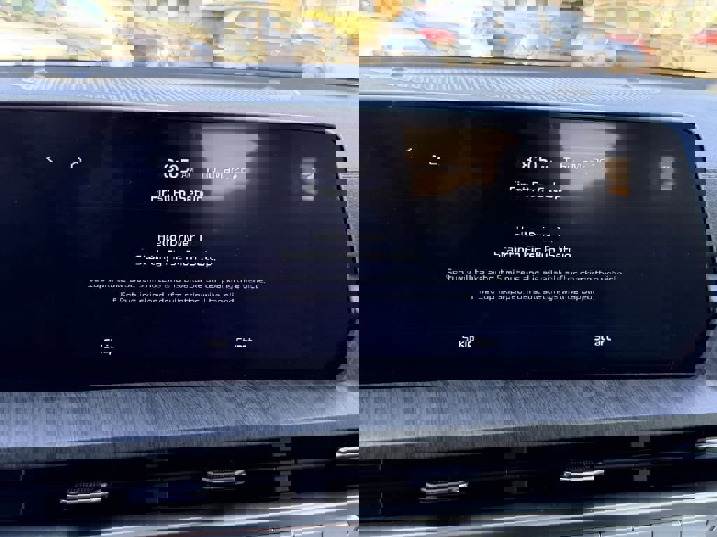 Used 2024 Kia Telluride EX w/ EX Captain's Chair Package image 24