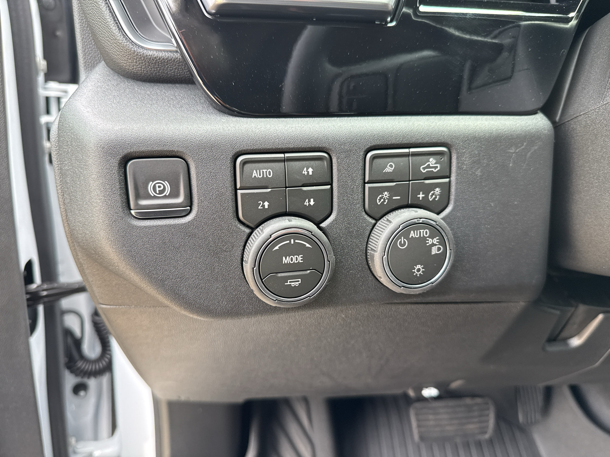 New 2026 Chevrolet Silverado 1500 LT w/ Z71 Off-Road Package AWD/4WD image 18