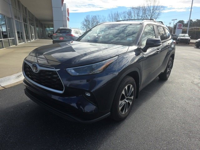 Used 2024 Toyota Highlander XLE image 4