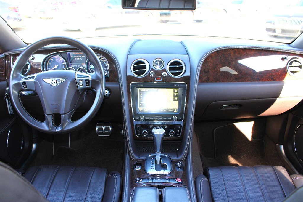 Used 2015 Bentley Flying Spur W12 image 13