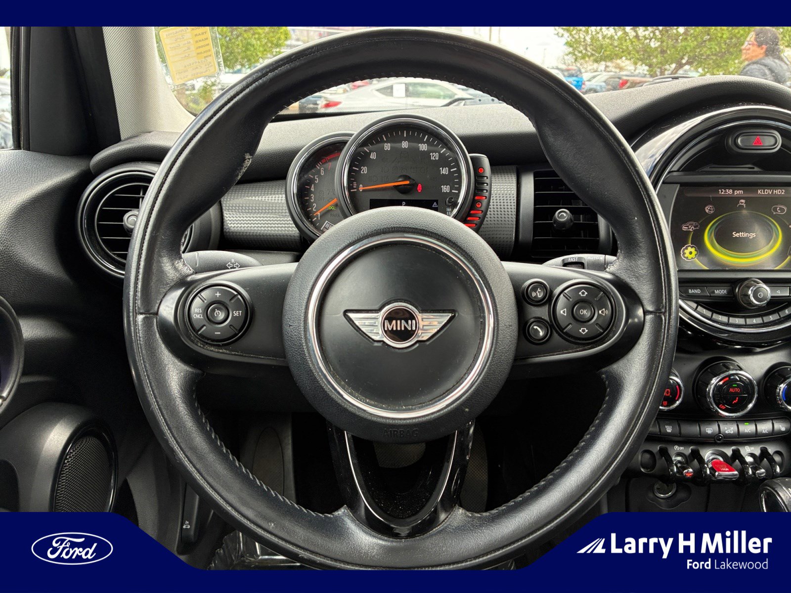 Used 2016 MINI Cooper 4-Door Hardtop image 9