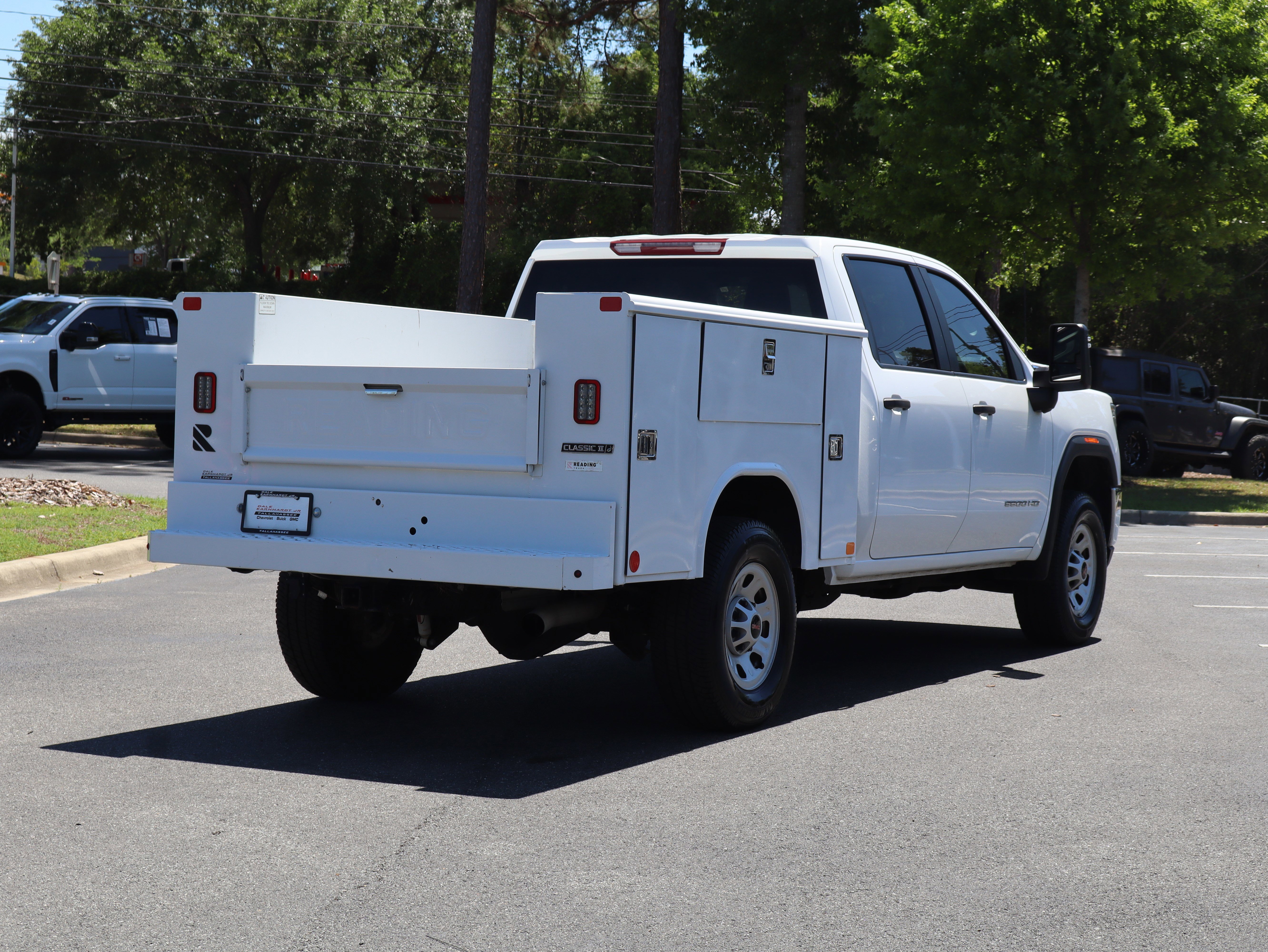 Used 2023 GMC Sierra 3500 Pro w/ Convenience Package image 9