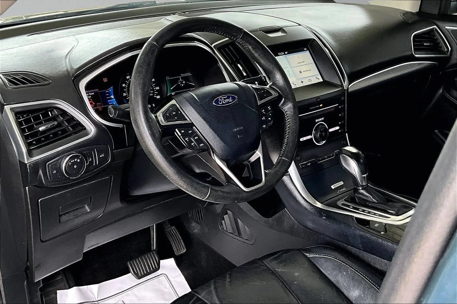 Used 2016 Ford Edge Titanium w/ Technology Package FWD image 14